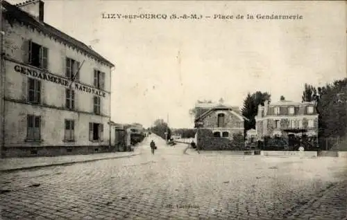 Ak Lizy sur Ourcq Seine et Marne, Place de la Gendarmerie