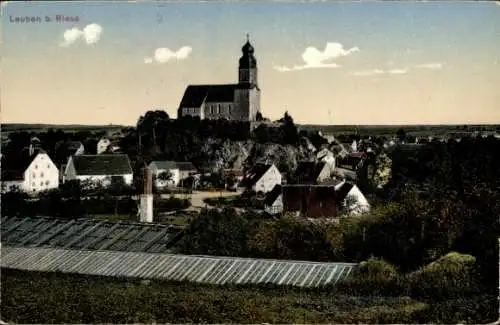 Ak Leuben Nossen in Sachsen, Gesamtansicht, Kirche