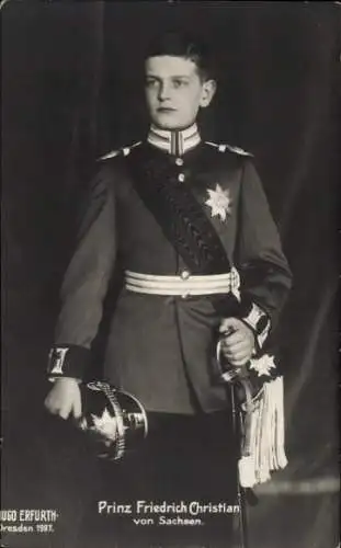 Ak Prinz Friedrich Christian von Sachsen, Uniform, Helm, Säbel