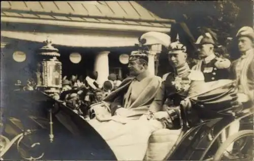 Foto Ak Besuch Kronprinz Wilhelm von Preußen, König Friedrich August, Dresden 1912