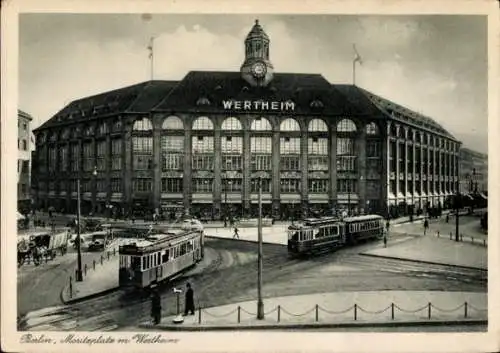 Ak Berlin Kreuzberg, Moritzplatz, Wertheim Warenhaus, Straßenbahnen