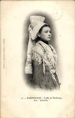 Ak Parthenay Deux Sèvres, Parthenay-Kopfschmuck, bekannt als Gatinelle
