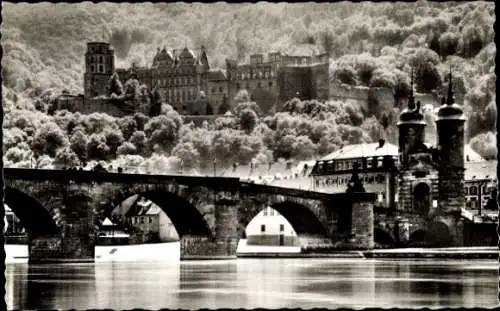 Ak Heidelberg am Neckar, Morgensonne über Brücke und Schloss