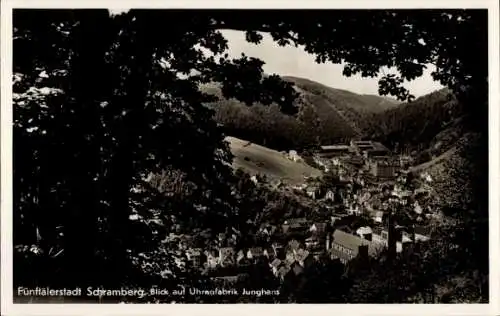 Ak Schramberg im Schwarzwald, Gesamtansicht mit Uhrenfabrik Junghans