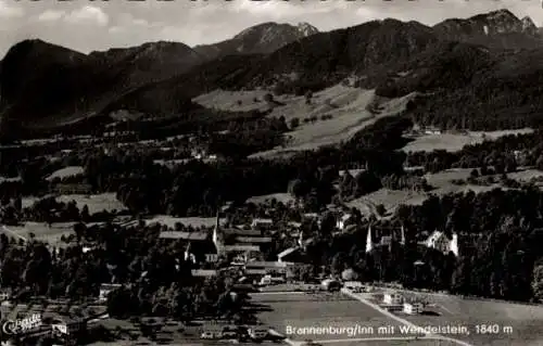 Ak Brannenburg in Oberbayern, Gesamtansicht mit Wendelstein