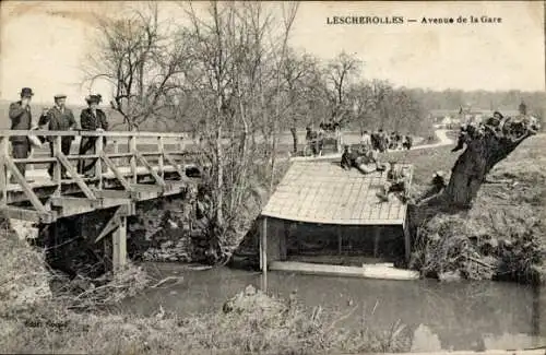 Ak Lescherolles Seine-et-Marne, Avenue de la Gare