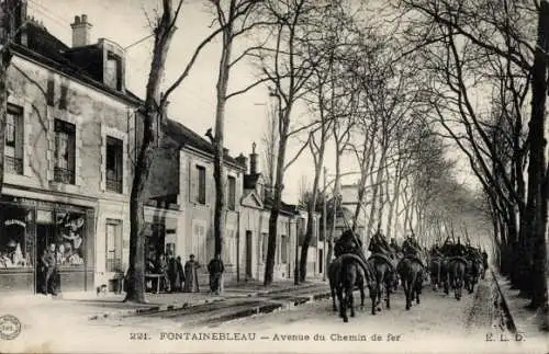 Ak Fontainebleau Seine et Marne, Avenue du Chemin de fer