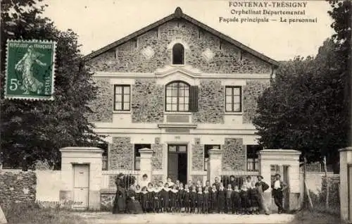 Ak Fontenay Trésigny Seine et Marne, Abteilungswaisenhaus, Mitarbeiter