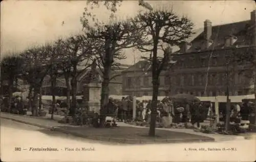 Ak Fontainebleau Seine et Marne, Place du Marché