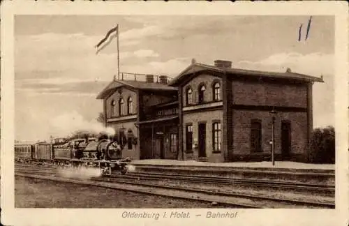 Ak Oldenburg in Holstein, Bahnhof Gleisseite, Eisenbahn