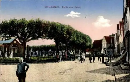 Ak Holm Schleswig an der Schlei, Straßenpartie, Passanten