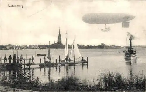 Ak Schleswig an der Schlei, Luftschiff, Steg, Salondampfer, Kirche