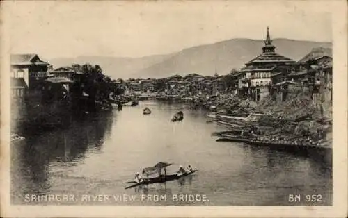 Ak Srinagar Kaschmir Indien, Blick auf den Fluss von der Brücke