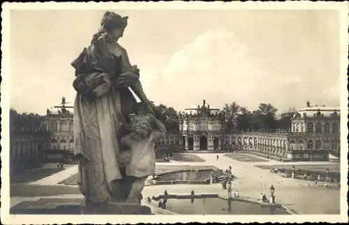 Ak Dresden Altstadt, Königlicher Zwinger, Statue