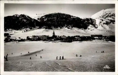 Ak Montgenèvre Hautes Alpes, Wintersport, Gesamtansicht des Dorfes