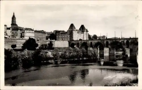 Ak Montauban Tarn et Garonne, Panorama Richtung Kirche Saint Jacques und Musee Ingres