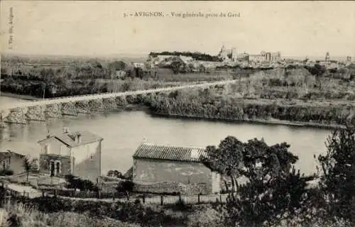 Ak Avignon Vaucluse, Gesamtansicht vom Gard aus