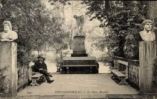 Ak Fontainebleau Seine et Marne, Park, Baccbus, Statue