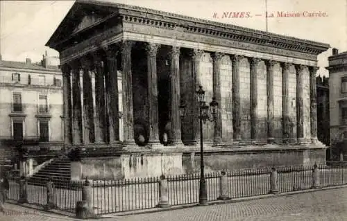 Ak Nîmes Gard, Maison Carree