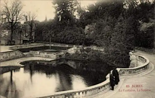 Ak Nîmes Gard, Fontaine, Quelle