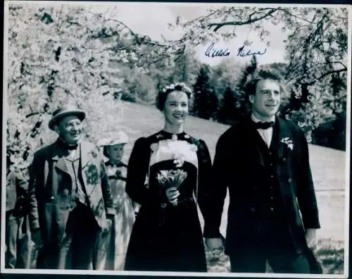 Foto Schauspieler Liselotte Pulver, Hannes Schmidhauser, Heinrich Gretler, Autogramm