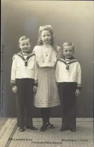 Ak Prinz Joachim Ernst von Anhalt, Prinz Eugen, Prinzessin Marie Auguste, Kinderportrait