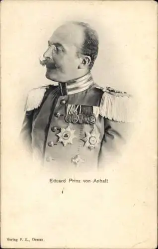 Ak Prinz Eduard von Anhalt, Portrait im Profil, Uniform, Orden