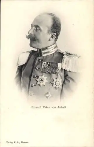 Ak Prinz Eduard von Anhalt, Portrait im Profil, Uniform, Orden