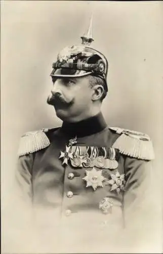 Ak Herzog Friedrich von Anhalt, Portrait in Uniform, Pickelhaube, Orden