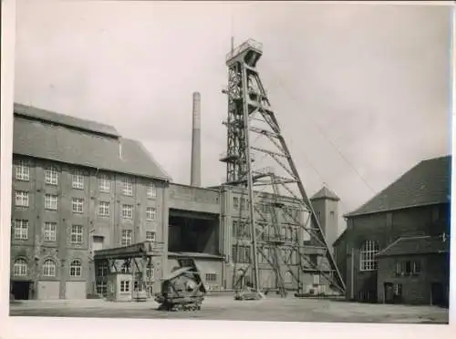 Foto Hänigsen Uetze in Niedersachsen, Kalibergwerk, Förderturm