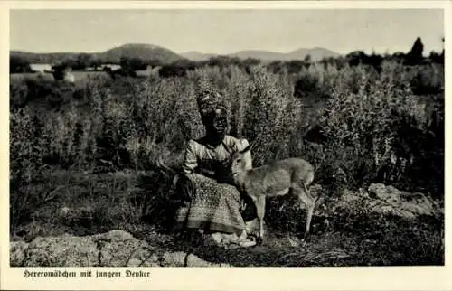 Ak Namibia Deutsch-Südwest-Afrika, Hereromädchen mit jungem Deuker