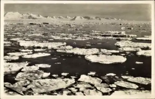 Ak Kings Bay Spitsbergen Spitzbergen Norwegen, Schweres Treibeis