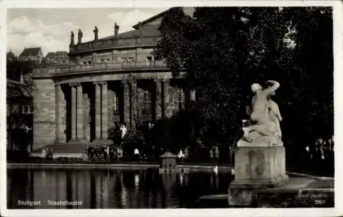 Ak Stuttgart in Württemberg, Staatstheater, Statue