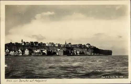 Ak Helgoland, Blick vom Dampfer auf die Insel