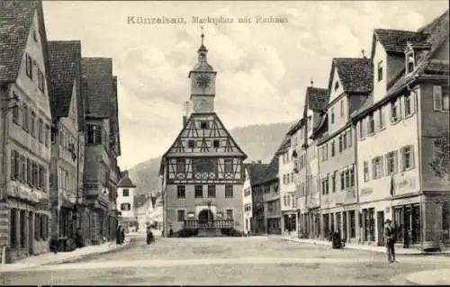 Ak Künzelsau am Kocher Hohenlohekreis, Marktplatz mit Rathaus, Schneiderei
