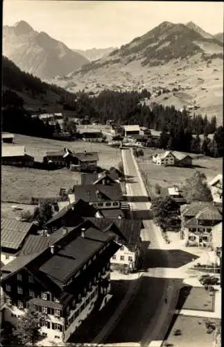 Ak Riezlern Mittelberg im Kleinwalsertal Vorarlberg, Teilansicht