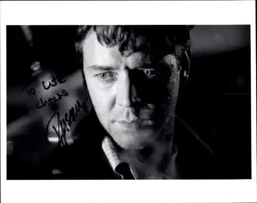 Foto Schauspieler Russell Crowe, Portrait, Autogramm