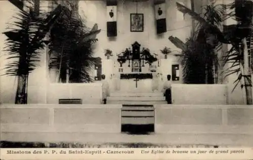 Ak Kamerun, Missionen, Eine Buschkirche an einem Tag mit großem Bollwerk