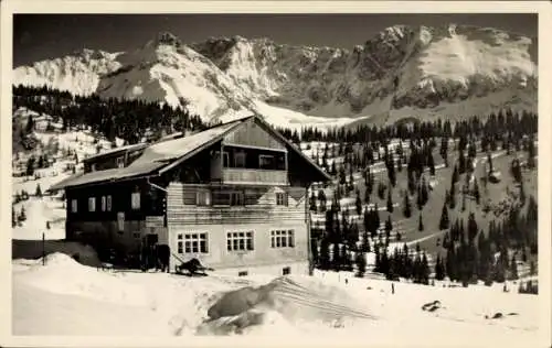 Ak Ehrwald in Tirol, Berggasthof Alpenglühen Hochehrwald, Winter