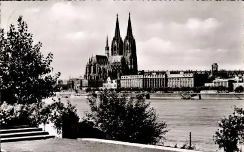 Ak Köln am Rhein, Teilansicht, Dom, Blick vom Messegelände