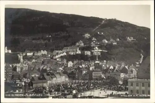 Ak Bergen Norwegen, Fløibanen, Stadtansicht mit Standseilbahn, Hafen, Markt