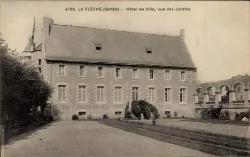 Ak La Flèche Sarthe, Rathaus, Blick auf die Gärten