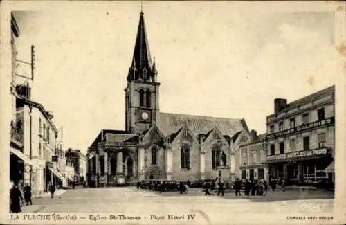 Ak La Flèche Sarthe, Kirche St. Thomas, Place Henri IV