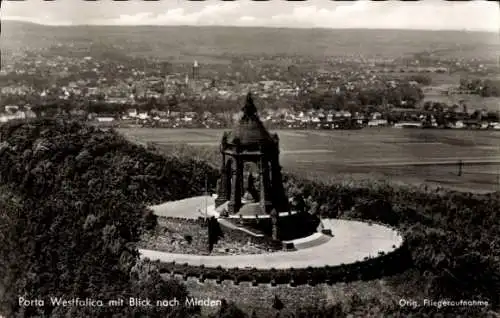 Ak Porta Westfalica an der Weser, Denkmal, Fliegeraufnahme, Gesamtansicht Minden