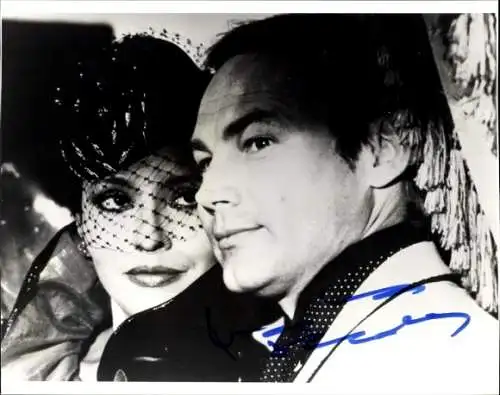 Foto Schauspieler Klaus Maria Brandauer, Barbara Carrera, Sag niemals nie, Autogramm