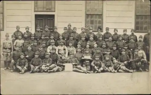 Foto Ak Kuk-Armee, Soldaten in Uniformen, Gruppenfoto