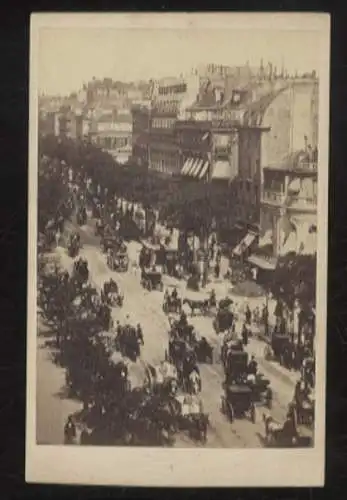 Cdv Foto belebte Straßenzug in Paris 1869 mit Autos und Passanten