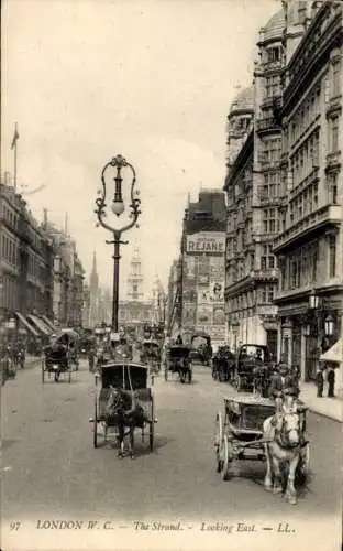 Ak London City England, The Strand, Blick nach Osten, Kutschen