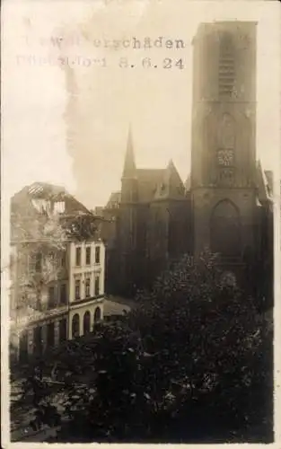 Foto Ak Düsseldorf am Rhein, Kirche, Unwetterschäden 08.06.1924