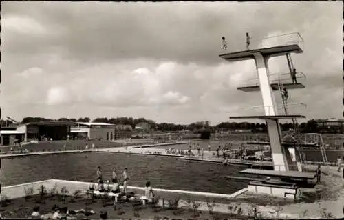 Ak Rendsburg in Schleswig Holstein, Badeanstalt, Freibad, Sprungturm
